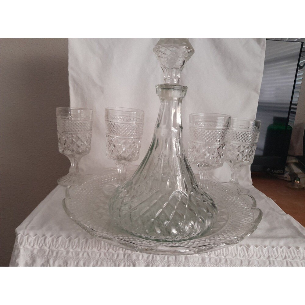 ANCHOR HOCKING Wexford Ships Decanter w/Stopper, Wine Glasses & Tray